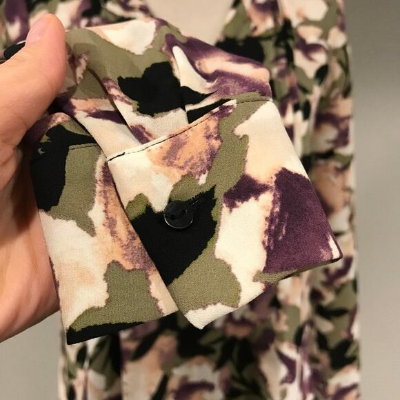 Gorgeous floral long sleeve blouse - Picture 5 of 10